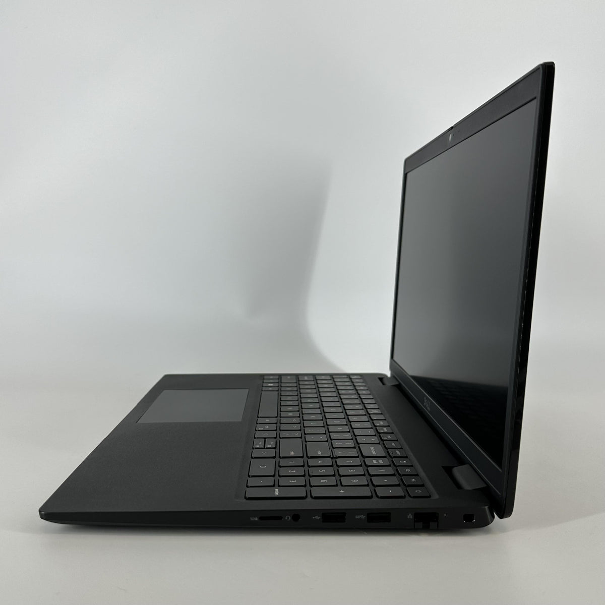 Dell Latitude 3520 15.6 Gray 2.4 GHz Intel Core i5 11th Gen. 8GB RAM 256GB Solid State Drive