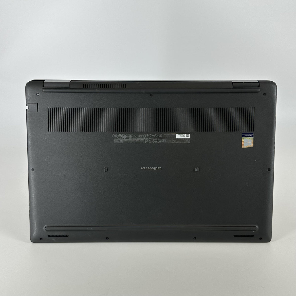 Dell Latitude 3520 15.6 Gray 2.4 GHz Intel Core i5 11th Gen. 8GB RAM 256GB Solid State Drive