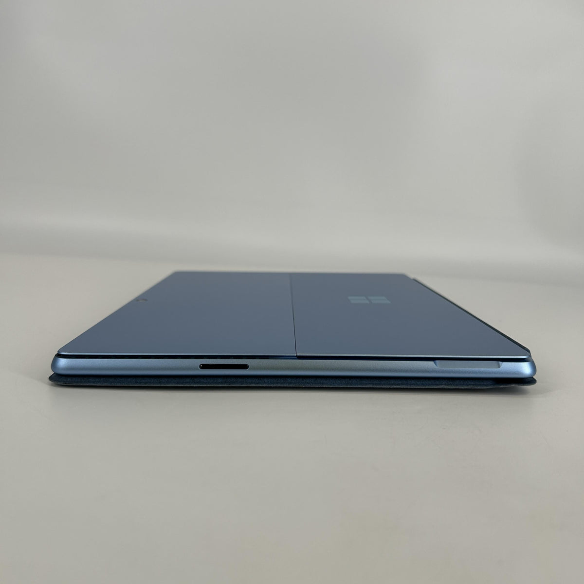 Microsoft Surface Pro 11 13 Blue WiFi 3.4 GHz Qualcomm Snapdragon X Plus 16GB RAM 512GB Solid State Drive