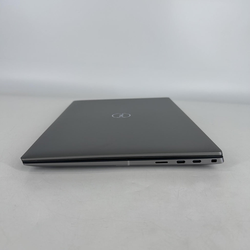 Precision 5490 14 Gray 3.8 GHz Intel Core Ultra 7 32GB RAM 1TB Solid State Drive NVIDIA RTX 1000 Ada 6 GB