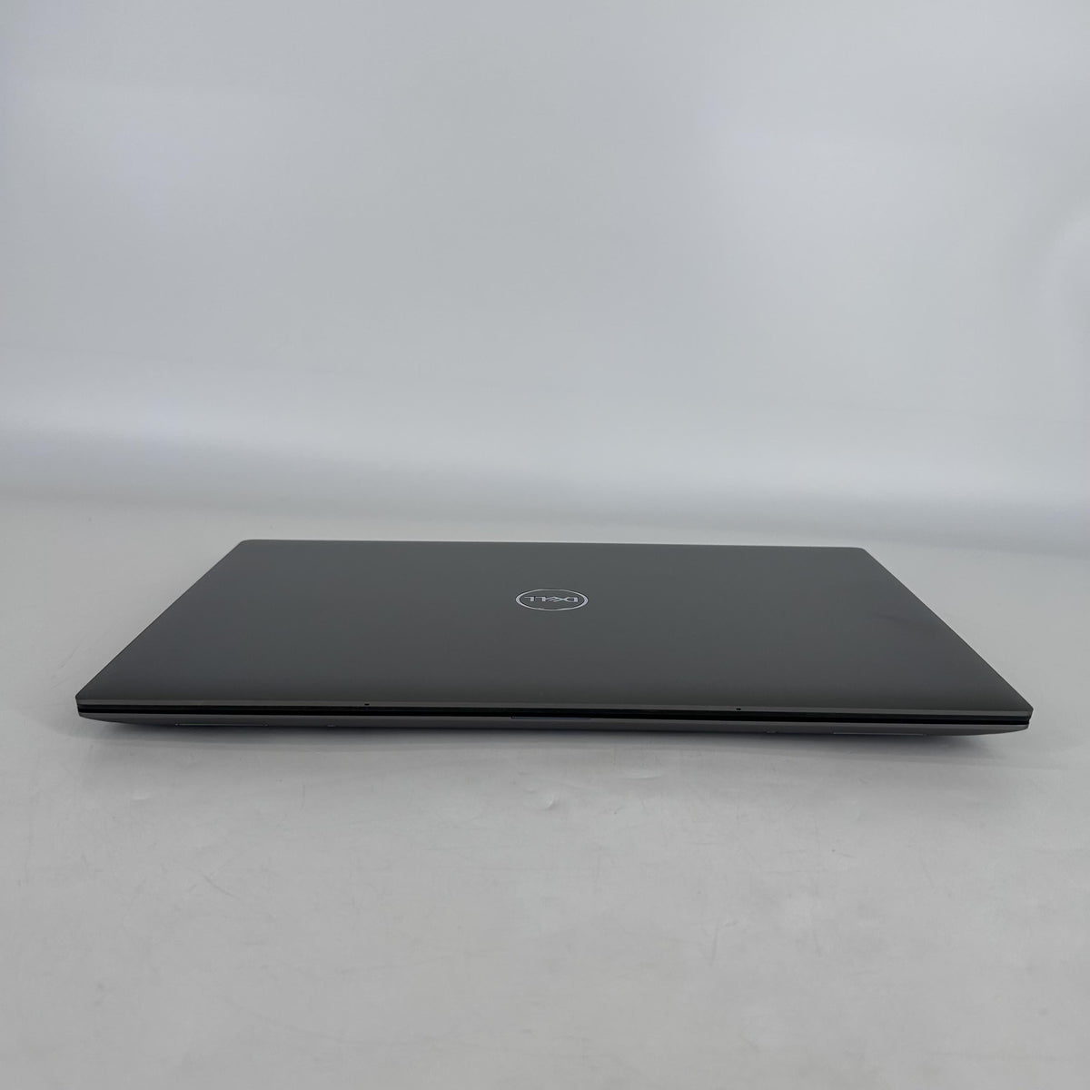 Precision 5490 14 Gray 3.8 GHz Intel Core Ultra 7 32GB RAM 1TB Solid State Drive NVIDIA RTX 1000 Ada 6 GB