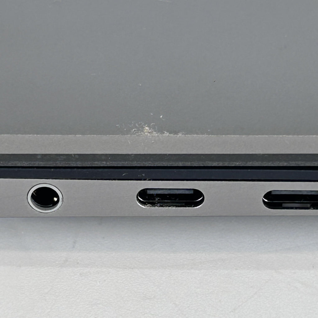 Precision 5490 14 Gray 3.8 GHz Intel Core Ultra 7 32GB RAM 1TB Solid State Drive NVIDIA RTX 1000 Ada 6 GB