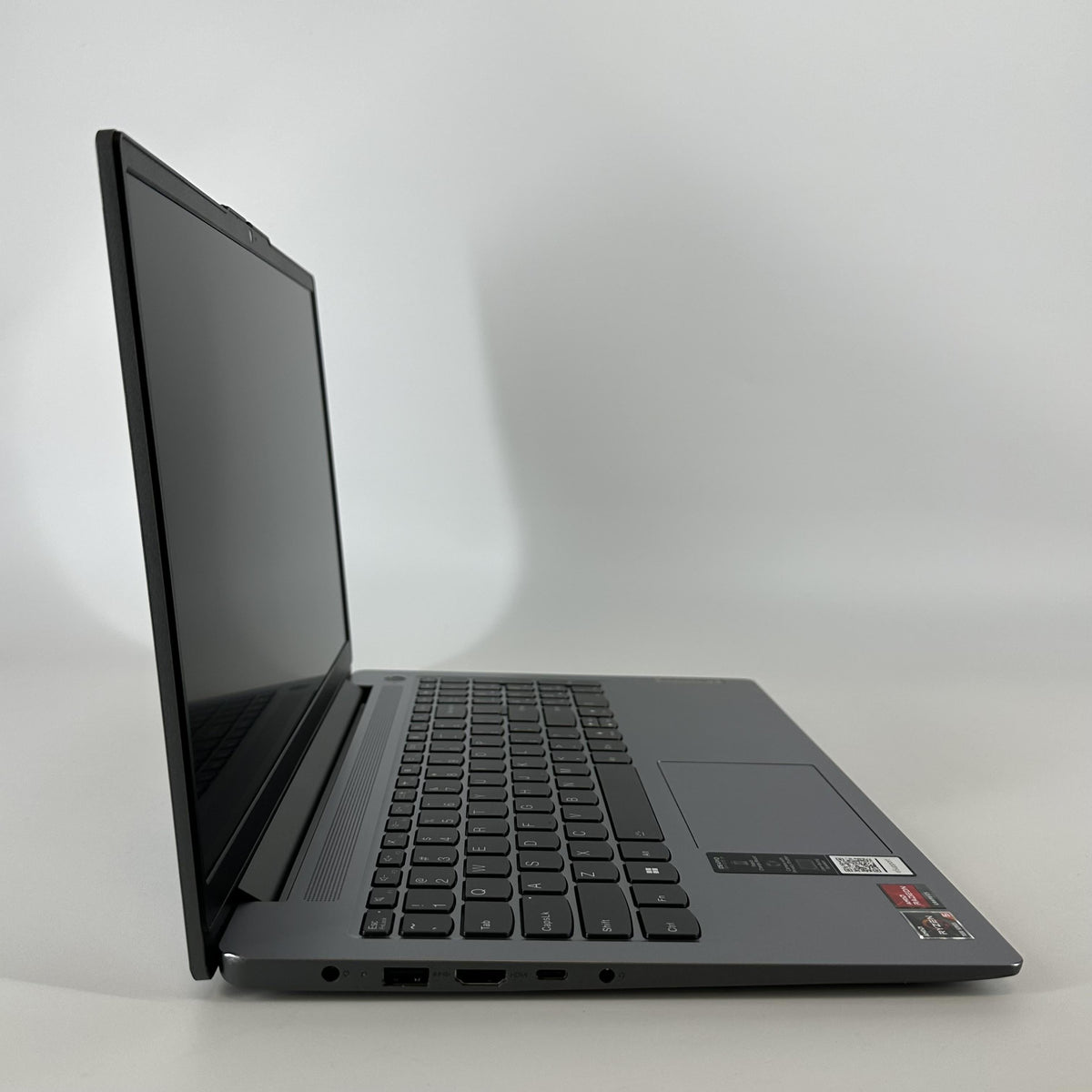 Lenovo IdeaPad Slim 3 15.6 Arctic Grey 2.8 GHz AMD Ryzen 5 7520U 16GB RAM 512GB Solid State Drive