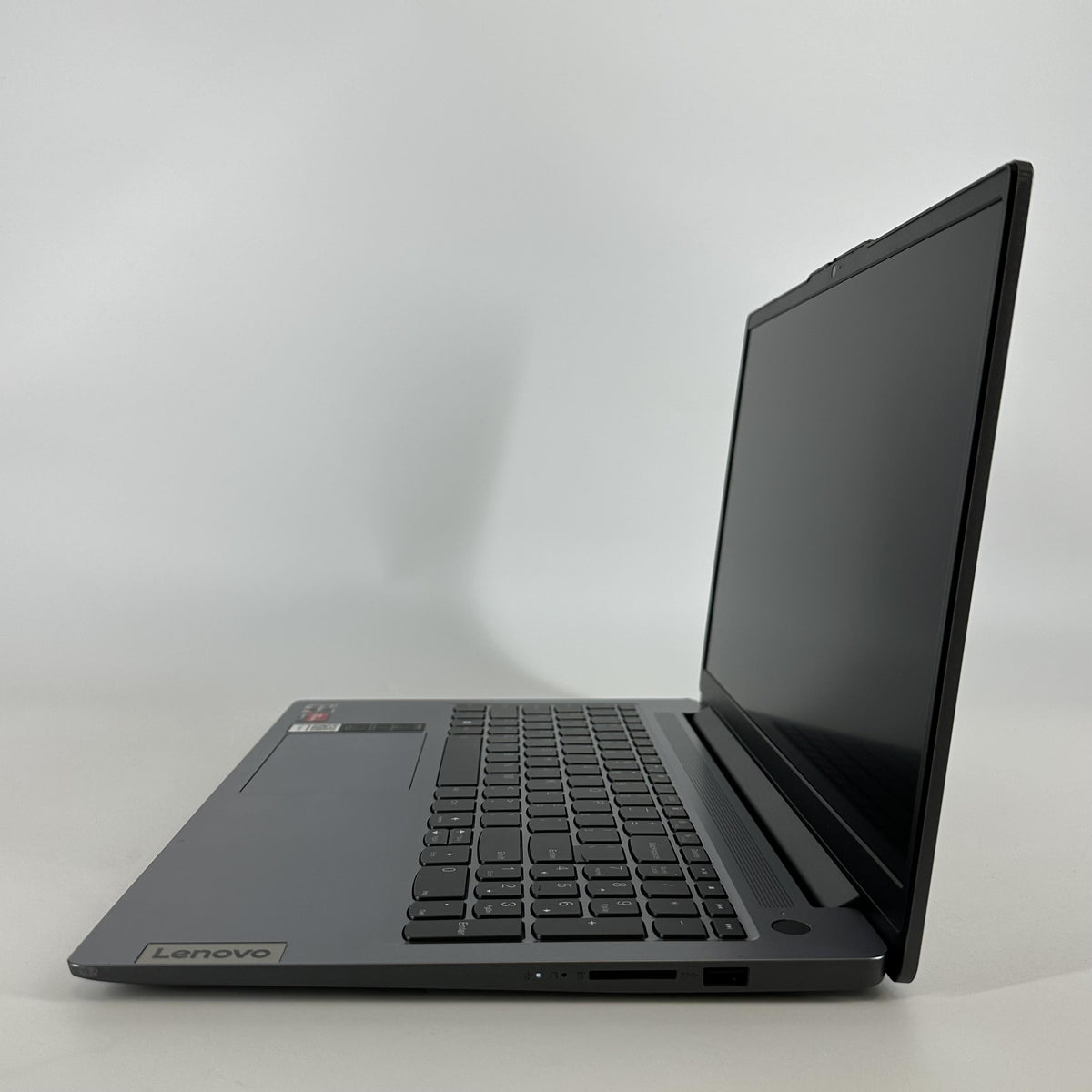 Lenovo IdeaPad Slim 3 15.6 Arctic Grey 2.8 GHz AMD Ryzen 5 7520U 16GB RAM 512GB Solid State Drive