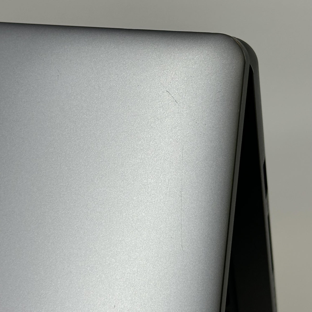 Lenovo IdeaPad Slim 3 15.6 Arctic Grey 2.8 GHz AMD Ryzen 5 7520U 16GB RAM 512GB Solid State Drive