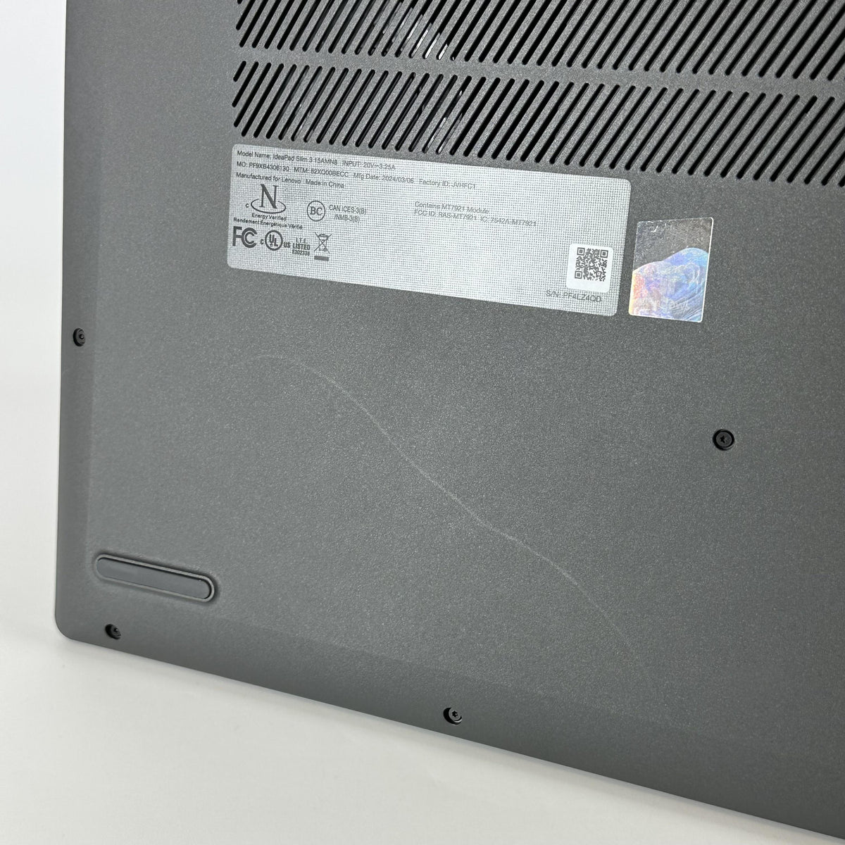 Lenovo IdeaPad Slim 3 15.6 Arctic Grey 2.8 GHz AMD Ryzen 5 7520U 16GB RAM 512GB Solid State Drive