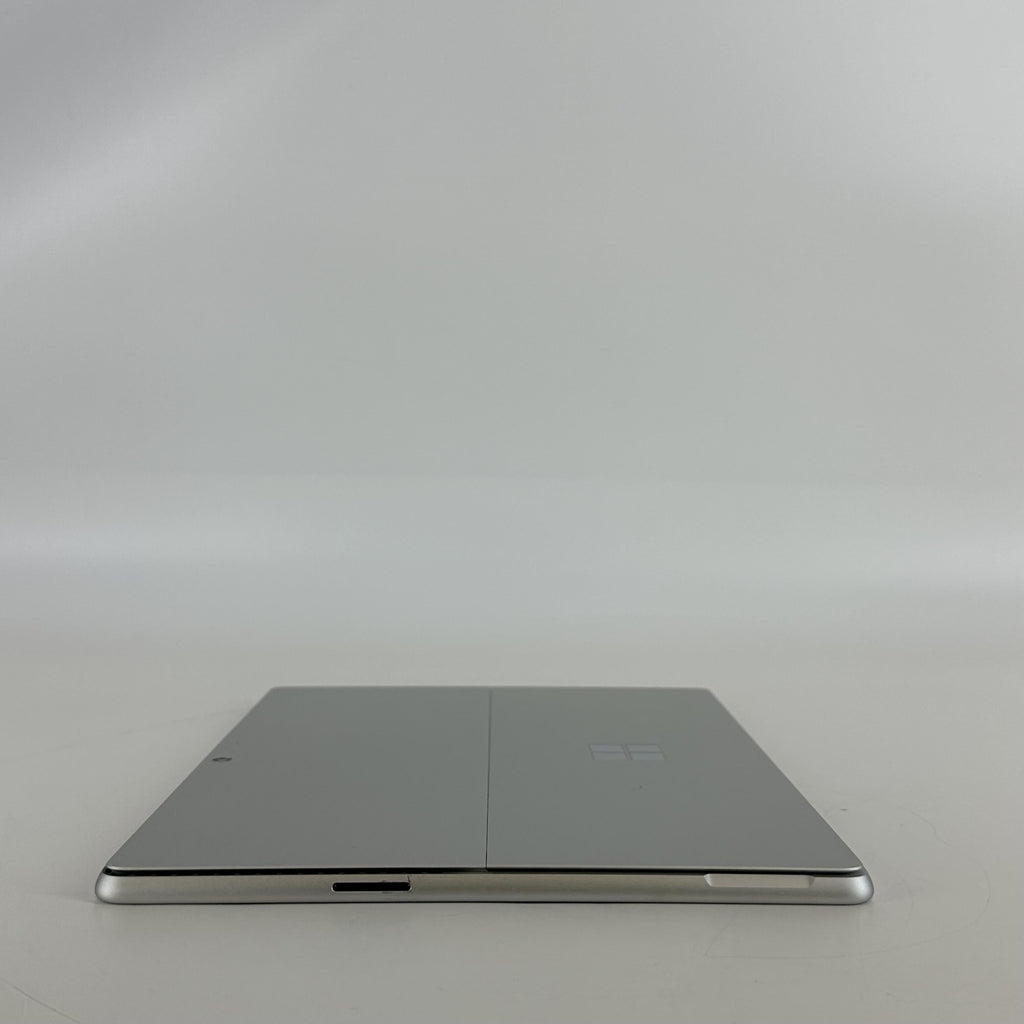 Microsoft Surface Pro 9 13 Silver WiFi 2.5 GHz Intel Core i5 12th Gen. 8GB RAM 256GB Solid State Drive