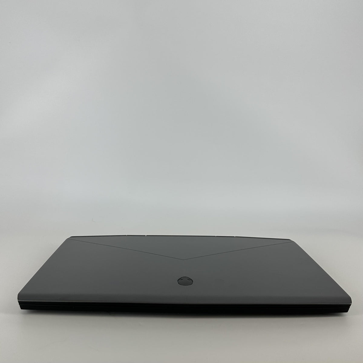 Dell Alienware M17 R1 Black 2.6 GHz Intel Core i7 9th Gen. 16GB RAM 512GB Solid State Drive NVIDIA GeForce RTX 2060 6 GB