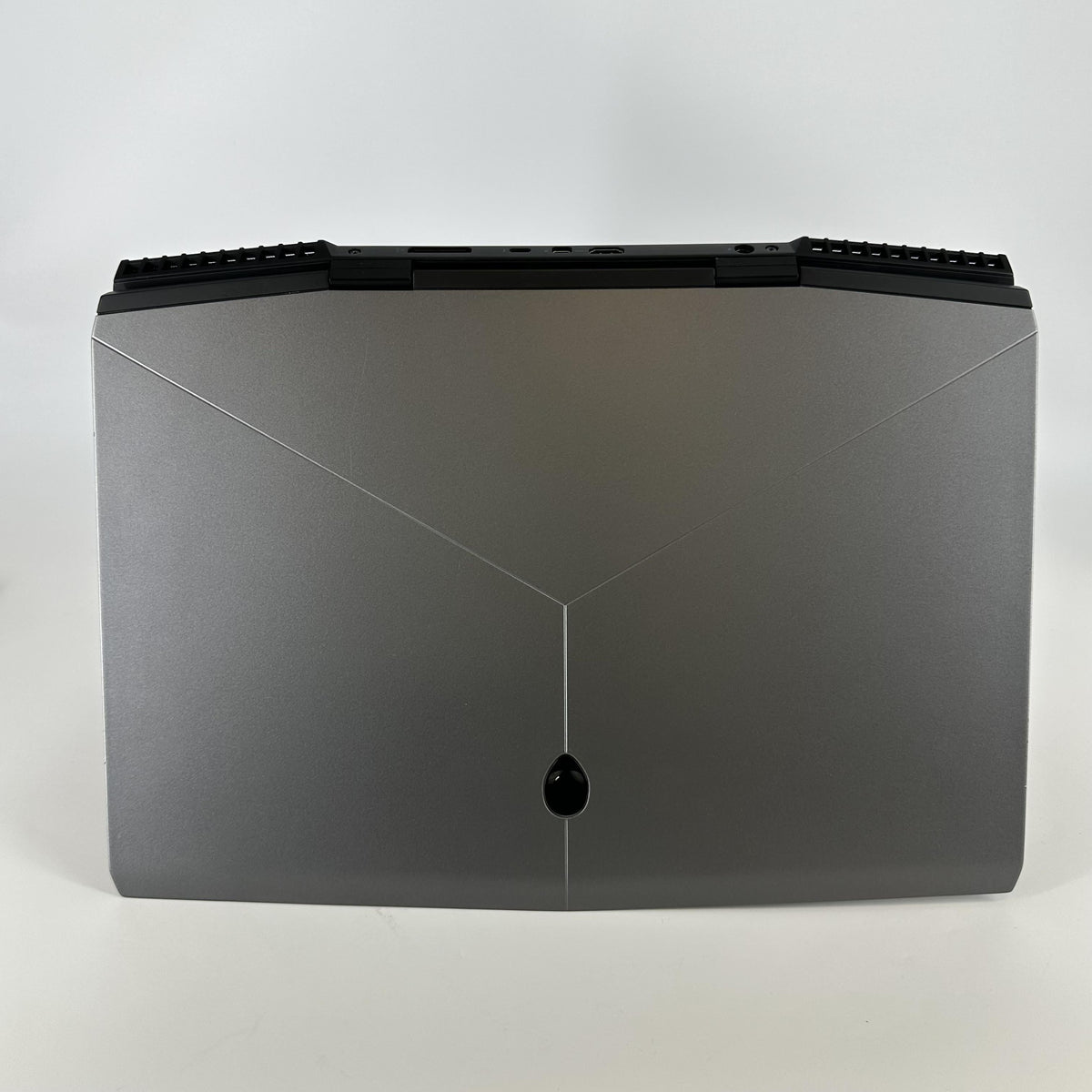Dell Alienware M17 R1 Black 2.6 GHz Intel Core i7 9th Gen. 16GB RAM 512GB Solid State Drive NVIDIA GeForce RTX 2060 6 GB