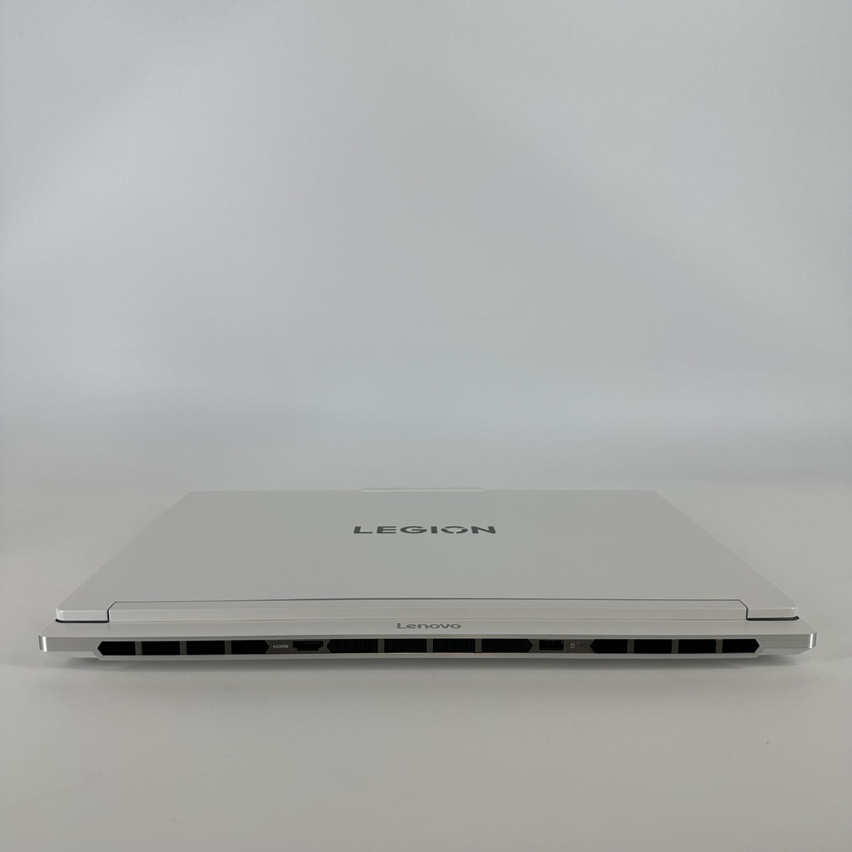 Lenovo Legion 7i Gen 10 16 White 2.4 GHz Intel Core Ultra 7 Series 2 32GB RAM 1TB Solid State Drive NVIDIA GeForce RTX 5060 8 GB