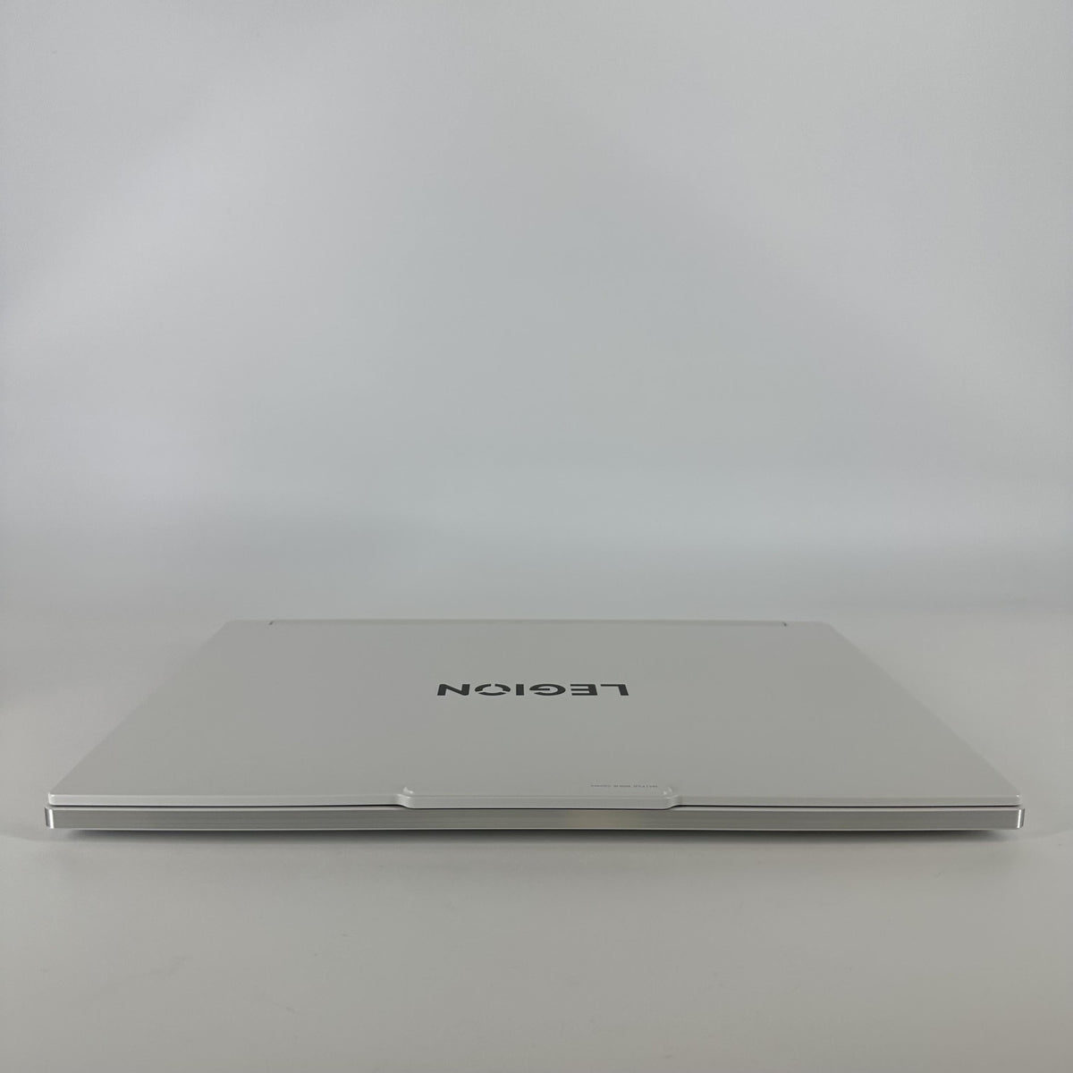 Lenovo Legion 7i Gen 10 16 White 2.4 GHz Intel Core Ultra 7 Series 2 32GB RAM 1TB Solid State Drive NVIDIA GeForce RTX 5060 8 GB
