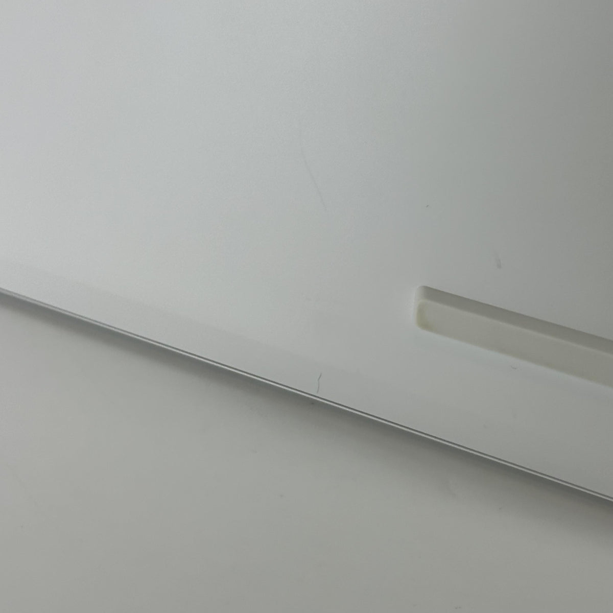 Lenovo Legion 7i Gen 10 16 White 2.4 GHz Intel Core Ultra 7 Series 2 32GB RAM 1TB Solid State Drive NVIDIA GeForce RTX 5060 8 GB