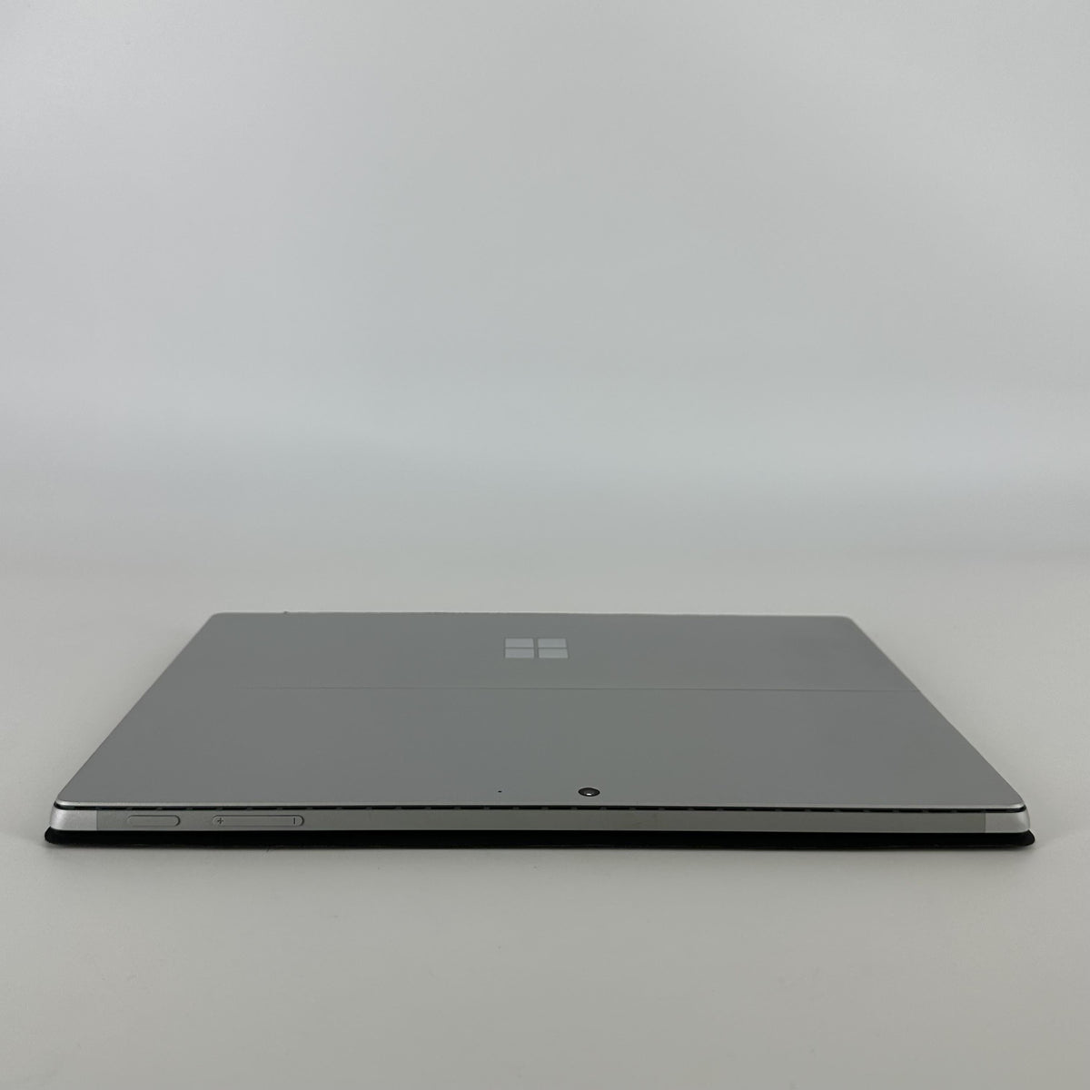 Microsoft Surface Pro 7 Plus 12.3 Silver WiFi 2.4 GHz Intel Core i5 11th Gen. 8GB RAM 128GB Solid State Drive