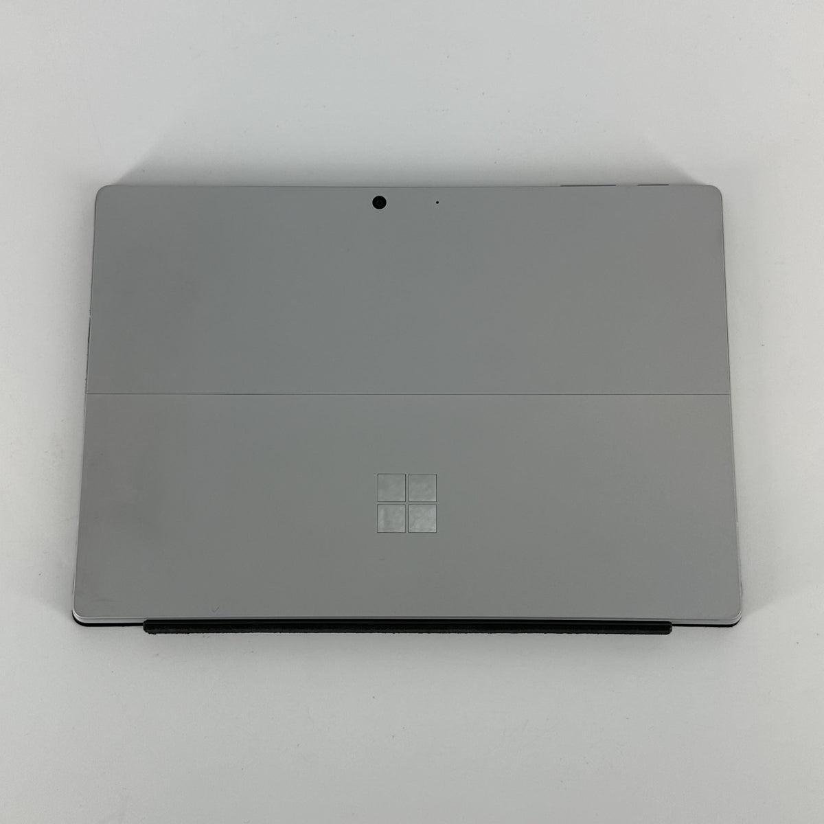 Microsoft Surface Pro 7 Plus 12.3 Silver WiFi 2.4 GHz Intel Core i5 11th Gen. 8GB RAM 128GB Solid State Drive