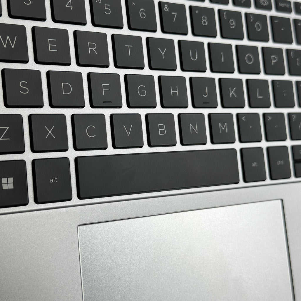 HP Elitebook 840 G10 14 Silver 1.9 GHz Intel Core i7 13th Gen. 16GB RAM 512GB Solid State Drive