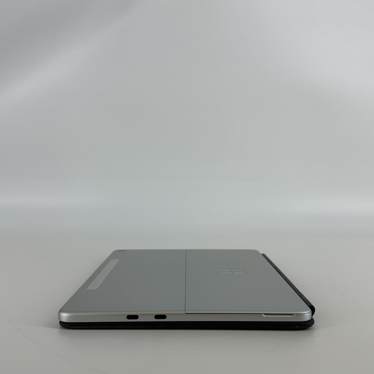 Microsoft Surface Pro 12 Silver WiFi 3.3 GHz Qualcomm Snapdragon X Plus 16GB RAM 256GB UniversalFlashStorage