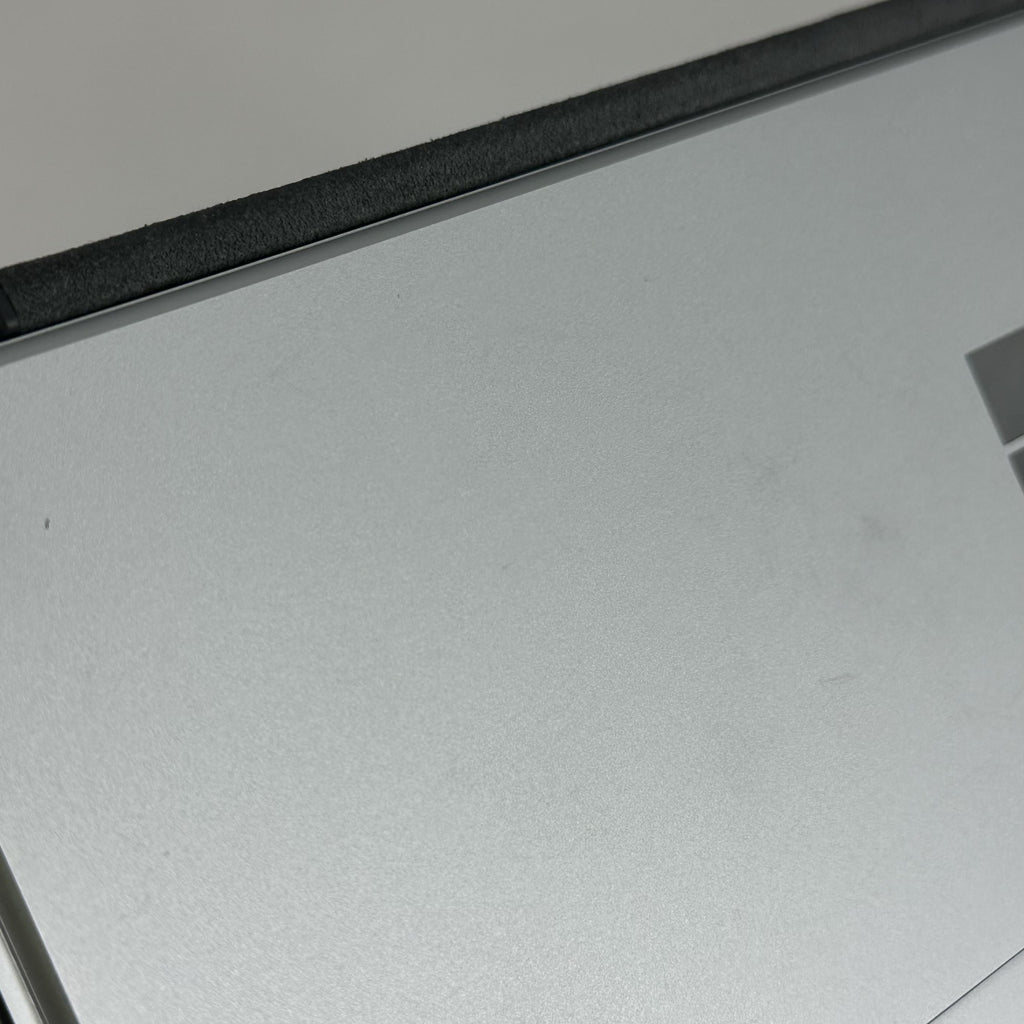 Microsoft Surface Pro 12 Silver WiFi 3.3 GHz Qualcomm Snapdragon X Plus 16GB RAM 256GB UniversalFlashStorage