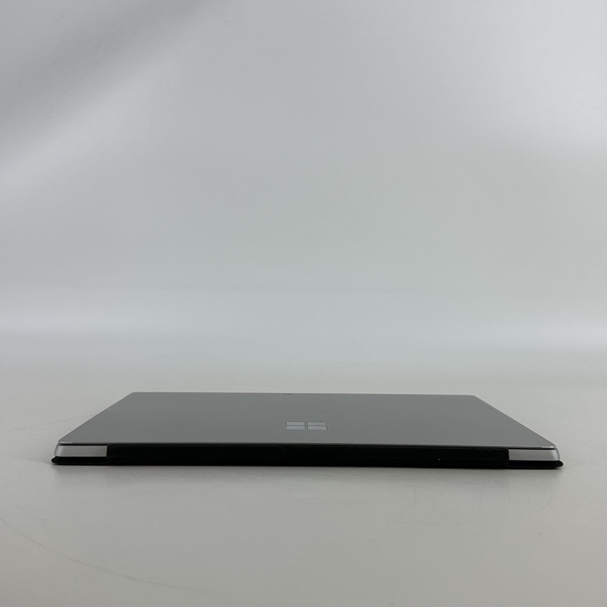 Microsoft Surface Pro 7 Plus 12.3 Silver WiFi 2.4 GHz Intel Core i5 11th Gen. 8GB RAM 128GB Solid State Drive