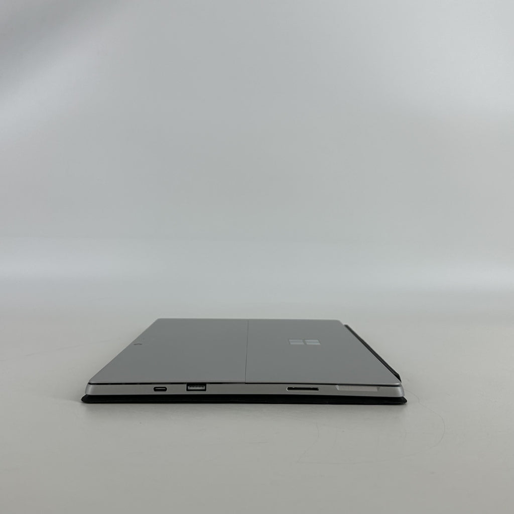 Microsoft Surface Pro 7 Plus 12.3 Silver WiFi 2.4 GHz Intel Core i5 11th Gen. 8GB RAM 128GB Solid State Drive
