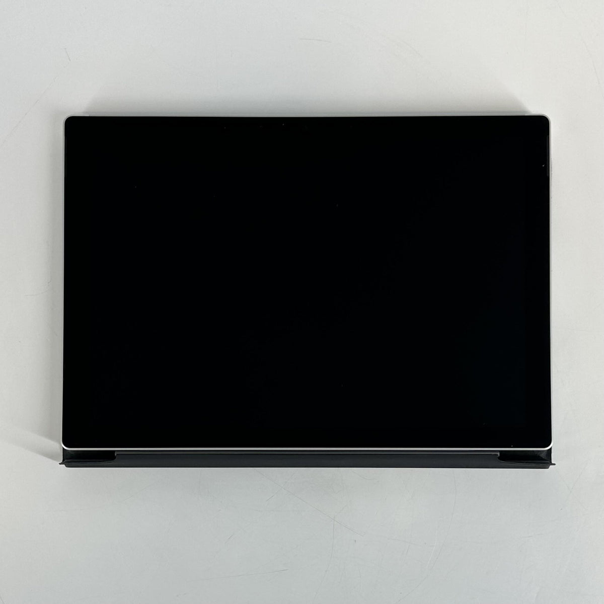 Microsoft Surface Pro 7 Plus 12.3 Silver WiFi 2.4 GHz Intel Core i5 11th Gen. 8GB RAM 128GB Solid State Drive