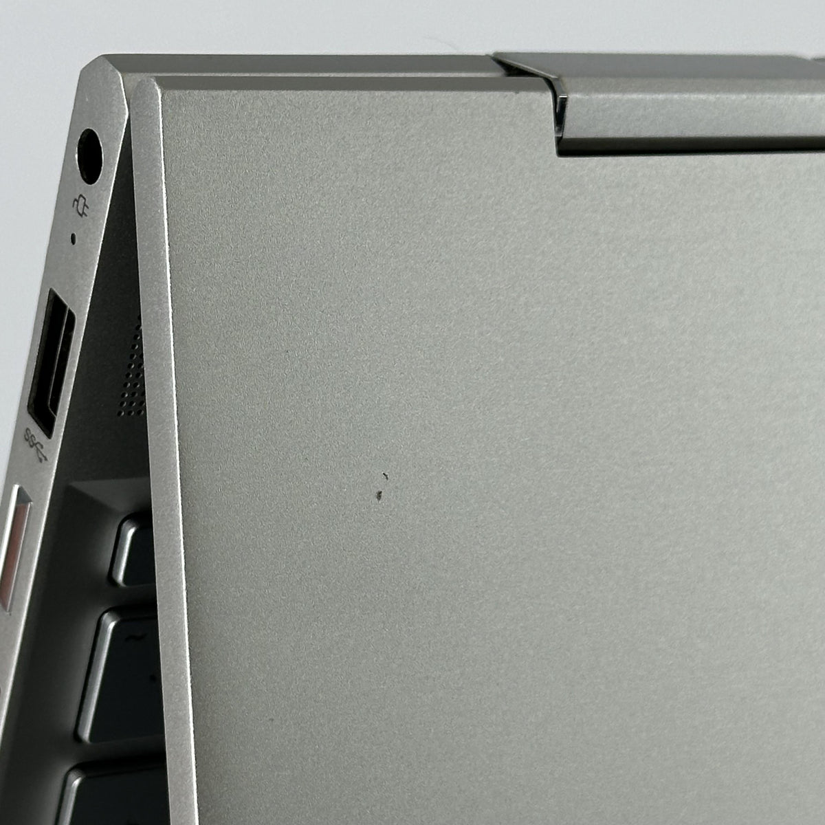 HP Envy x360 15.6 Silver 1.6 GHz Intel Core i5 8th Gen. 8GB RAM 256GB Solid State Drive