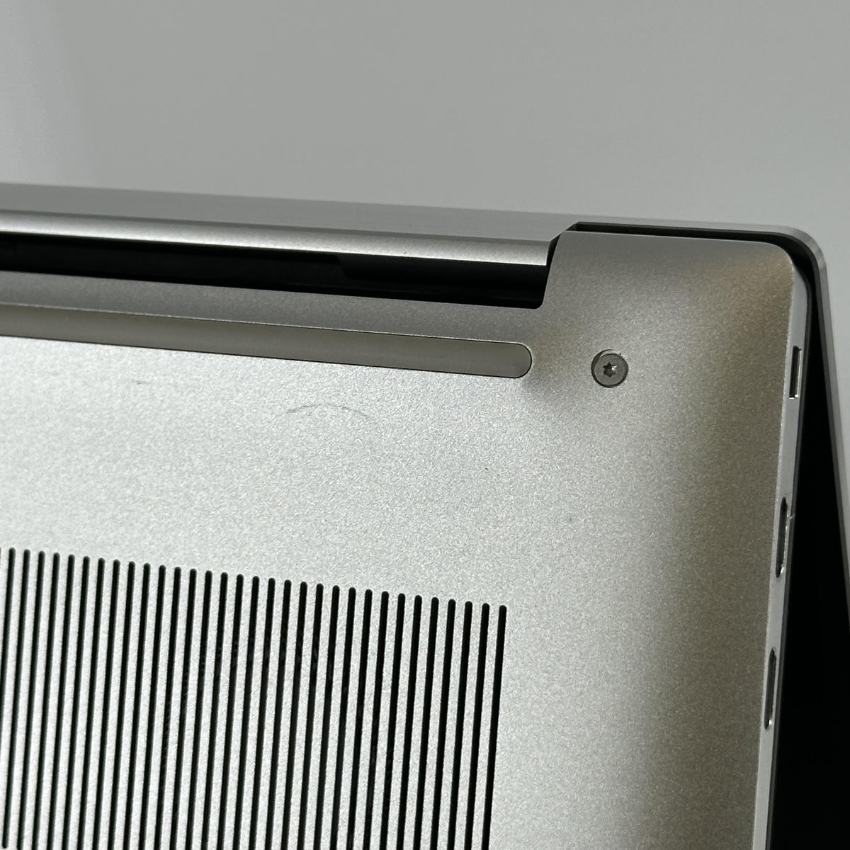 Dell XPS 15 9530 Silver 2.4 GHz Intel Core i7 13th Gen. 64GB RAM 1TB Solid State Drive NVIDIA GeForce RTX 4050 6 GB