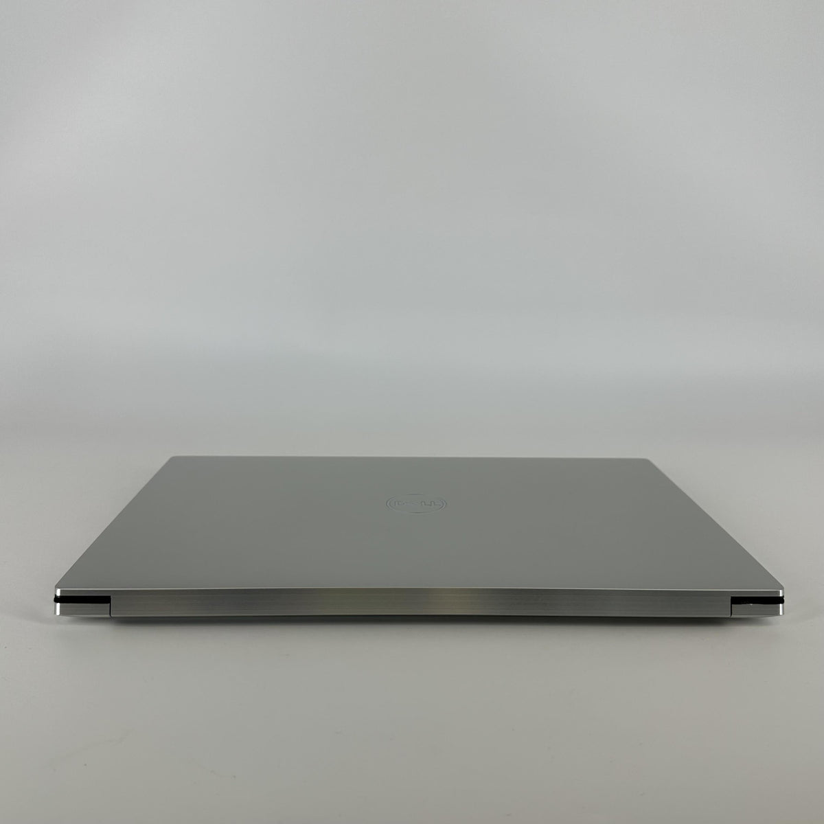 Dell XPS 15 9520 Silver 2.3 GHz Intel Core i7 12th Gen. 32GB RAM 512GB Solid State Drive NVIDIA GeForce RTX 3050 4 GB