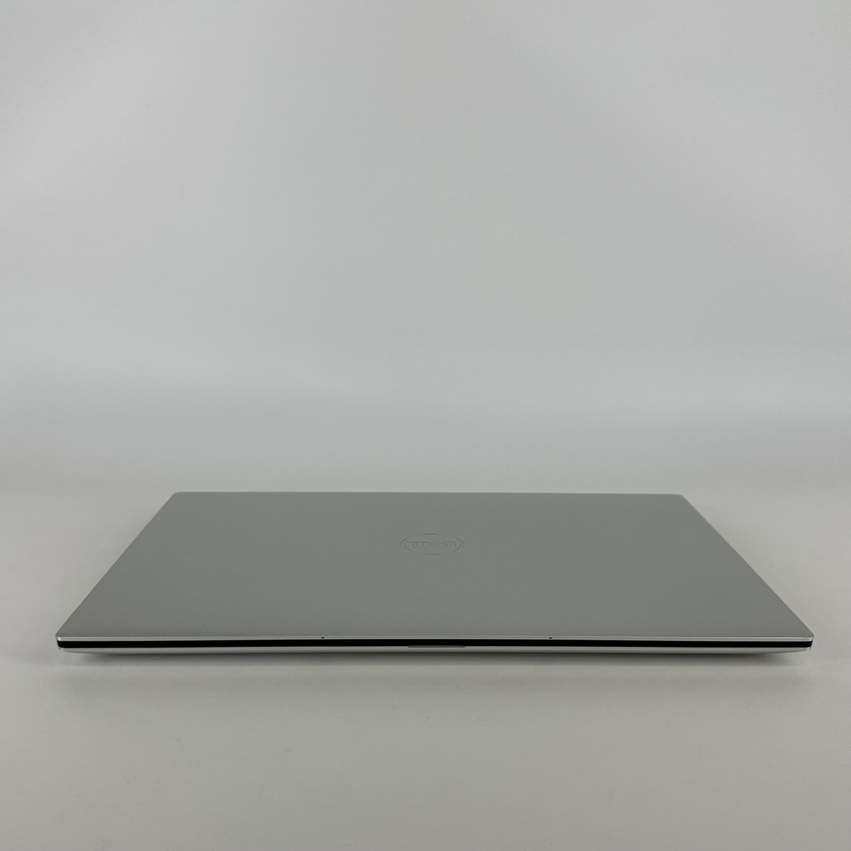 Dell XPS 15 9520 Silver 2.3 GHz Intel Core i7 12th Gen. 32GB RAM 512GB Solid State Drive NVIDIA GeForce RTX 3050 4 GB