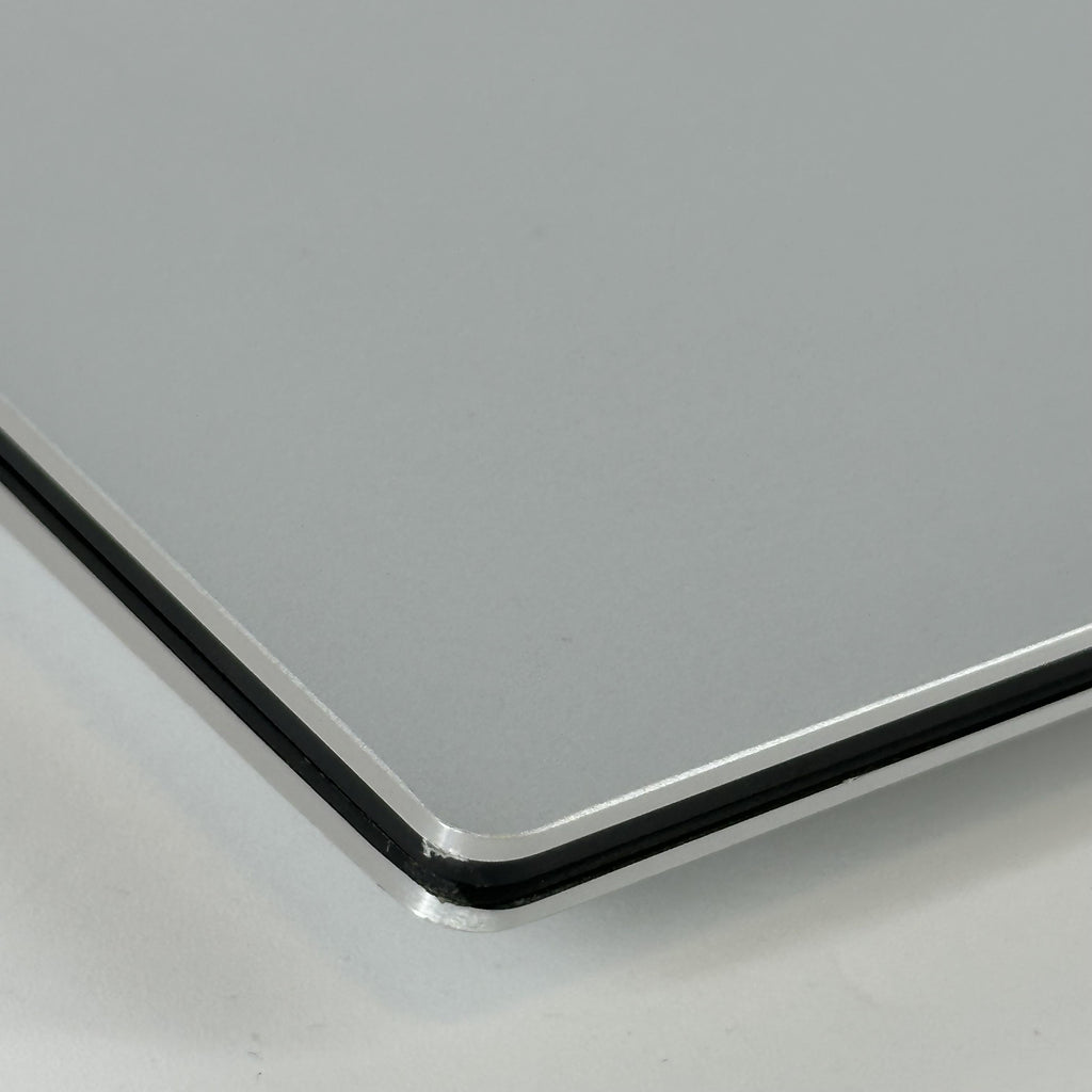 Dell XPS 15 9520 Silver 2.3 GHz Intel Core i7 12th Gen. 32GB RAM 512GB Solid State Drive NVIDIA GeForce RTX 3050 4 GB