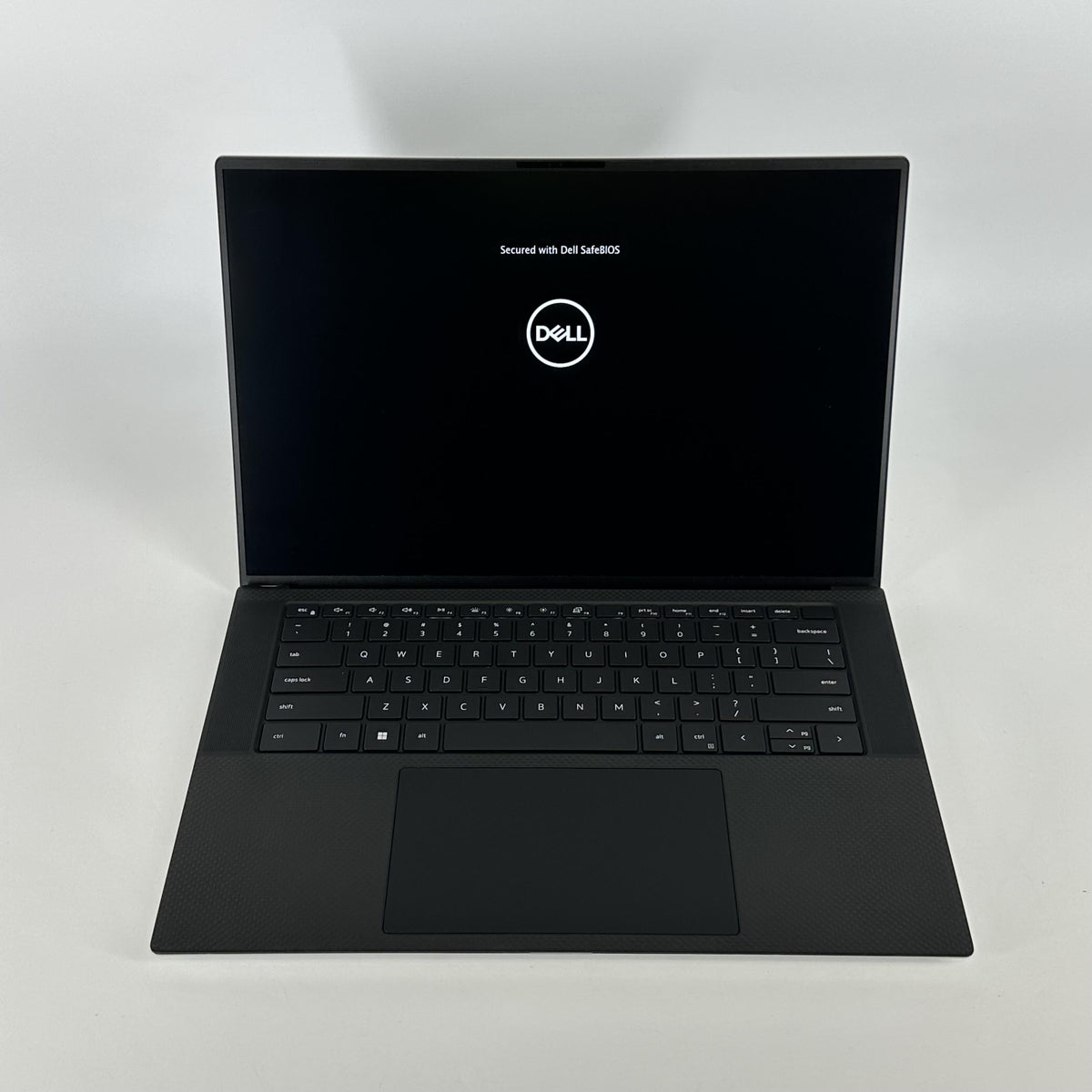 Dell XPS 15 9520 Silver 2.3 GHz Intel Core i7 12th Gen. 32GB RAM 512GB Solid State Drive NVIDIA GeForce RTX 3050 4 GB