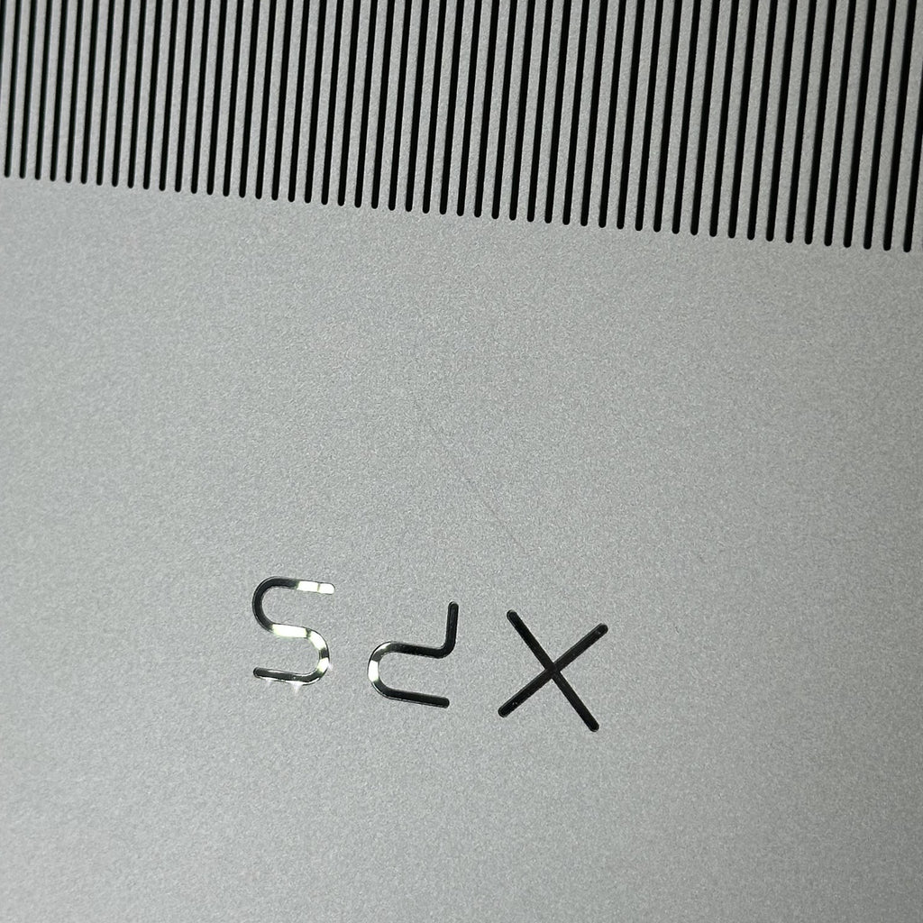 Dell XPS 15 9520 Silver 2.3 GHz Intel Core i7 12th Gen. 32GB RAM 512GB Solid State Drive NVIDIA GeForce RTX 3050 4 GB