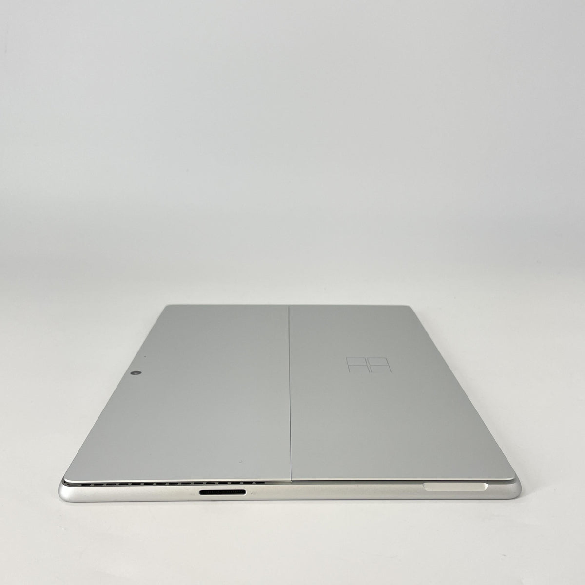 Microsoft Surface Pro 9 13 Platinum WiFi 2.7 GHz Intel Core i7 12th Gen. 16GB RAM 512GB Solid State Drive