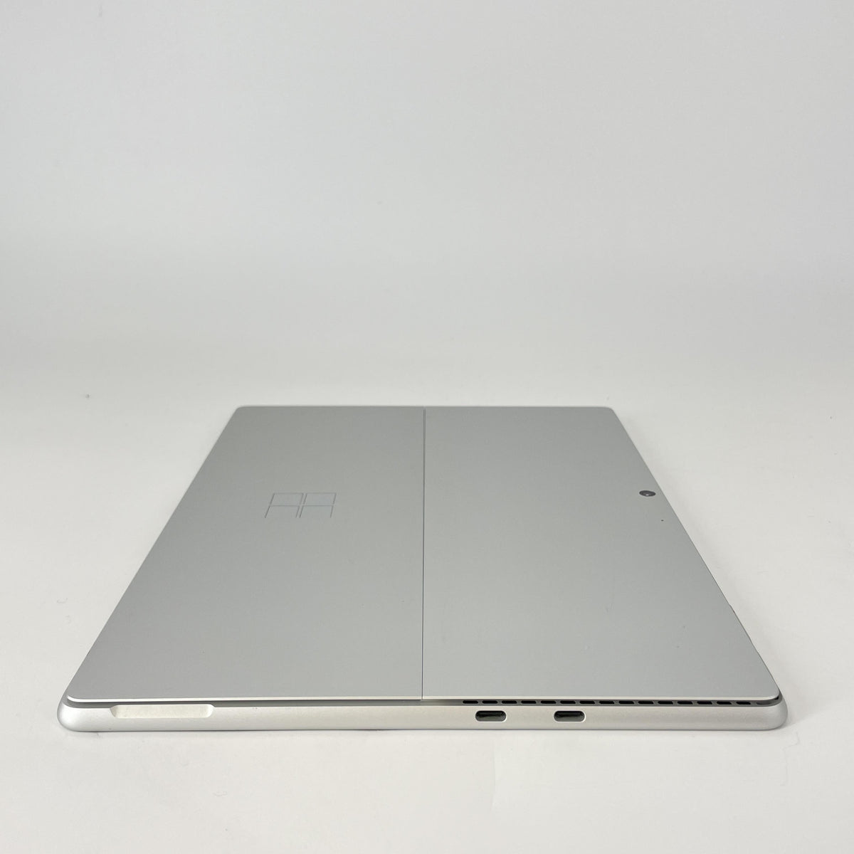 Microsoft Surface Pro 9 13 Platinum WiFi 2.7 GHz Intel Core i7 12th Gen. 16GB RAM 512GB Solid State Drive