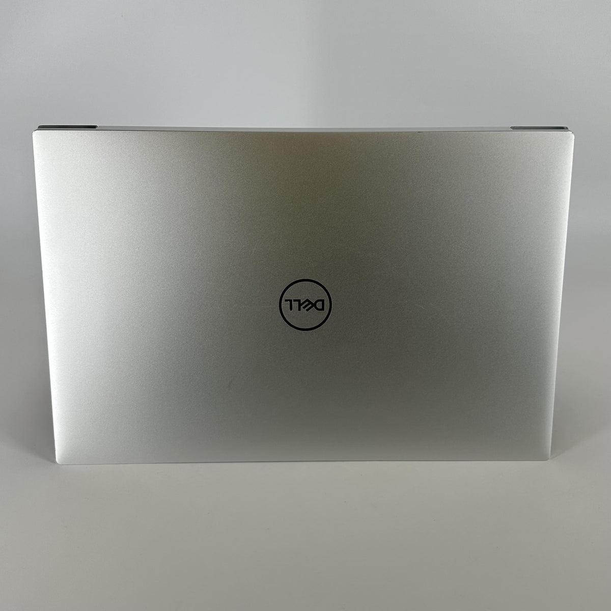 Dell XPS 17 9710 Silver 2.5 GHz Intel Core i9 11th Gen. 32GB RAM 1TB Solid State Drive NVIDIA GeForce RTX 3060 6 GB