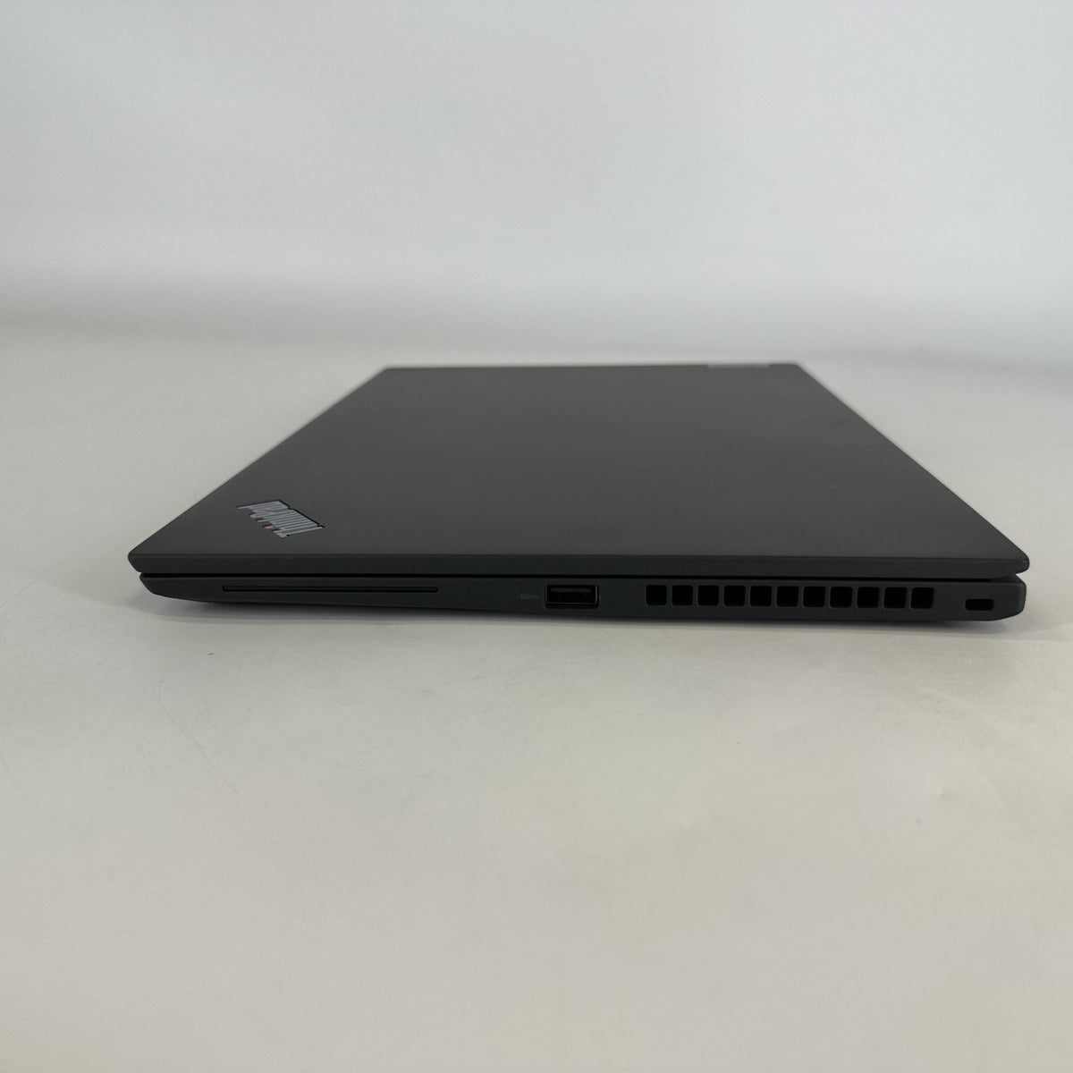 Lenovo ThinkPad T14s Gen 2 Black 2.8 GHz Intel Core i7 11th Gen. 16GB RAM 512GB Solid State Drive