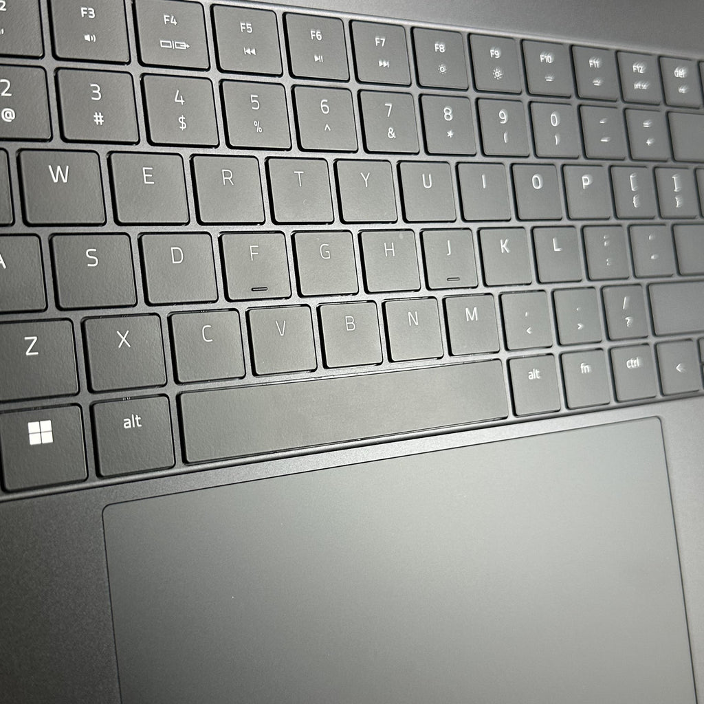 Razer Blade 18 2024 Black 2.2 GHz Intel Core i9 14th Gen. 64GB RAM 2TB Solid State Drive 2TB Solid State Drive NVIDIA GeForce RTX 4090 16 GB
