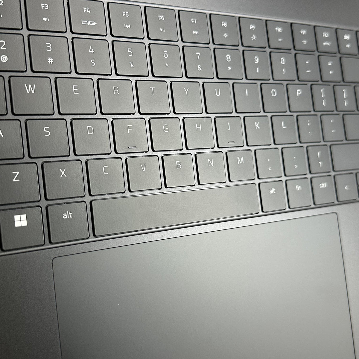 Razer Blade 18 2024 Black 2.2 GHz Intel Core i9 14th Gen. 64GB RAM 2TB Solid State Drive 2TB Solid State Drive NVIDIA GeForce RTX 4090 16 GB