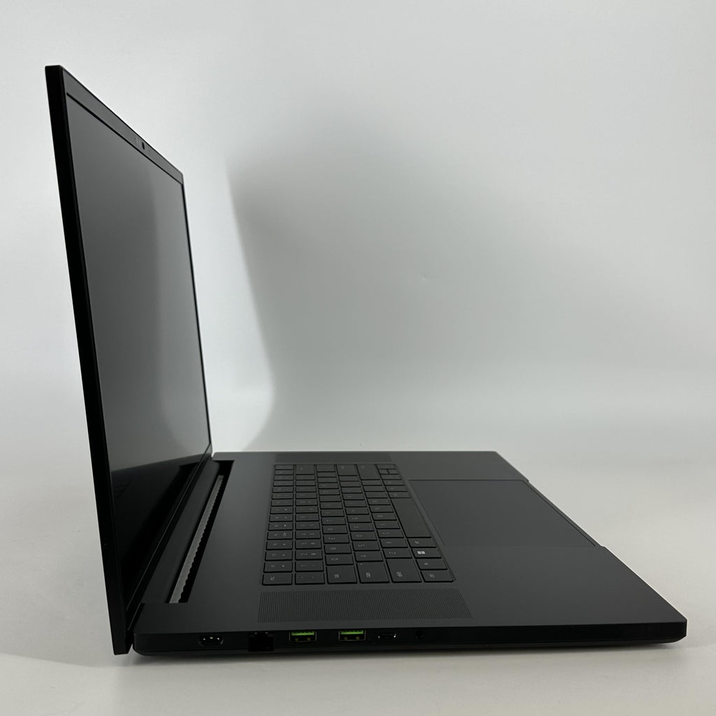 Razer Blade 18 2024 Black 2.2 GHz Intel Core i9 14th Gen. 64GB RAM 2TB Solid State Drive 2TB Solid State Drive NVIDIA GeForce RTX 4090 16 GB