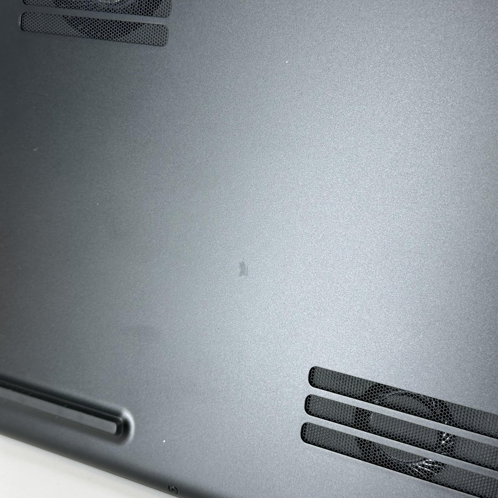 Razer Blade 18 2024 Black 2.2 GHz Intel Core i9 14th Gen. 64GB RAM 2TB Solid State Drive 2TB Solid State Drive NVIDIA GeForce RTX 4090 16 GB