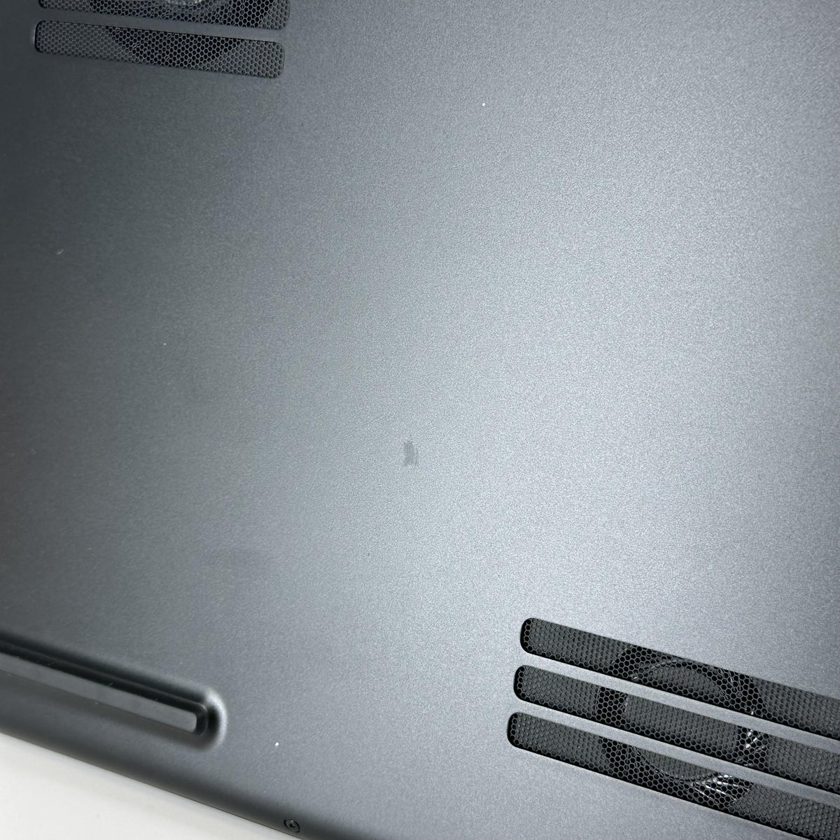 Razer Blade 18 2024 Black 2.2 GHz Intel Core i9 14th Gen. 64GB RAM 2TB Solid State Drive 2TB Solid State Drive NVIDIA GeForce RTX 4090 16 GB