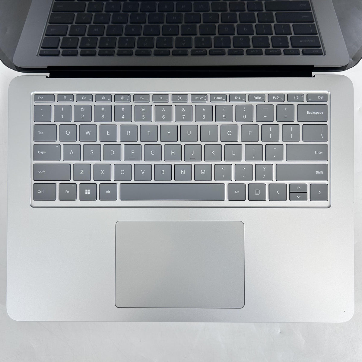 Microsoft Surface Laptop Studio 2 14.4 Silver 2.9 GHz Intel Core i7 13th Gen. 64GB RAM 2TB Solid State Drive NVIDIA GeForce RTX 4060 8 GB