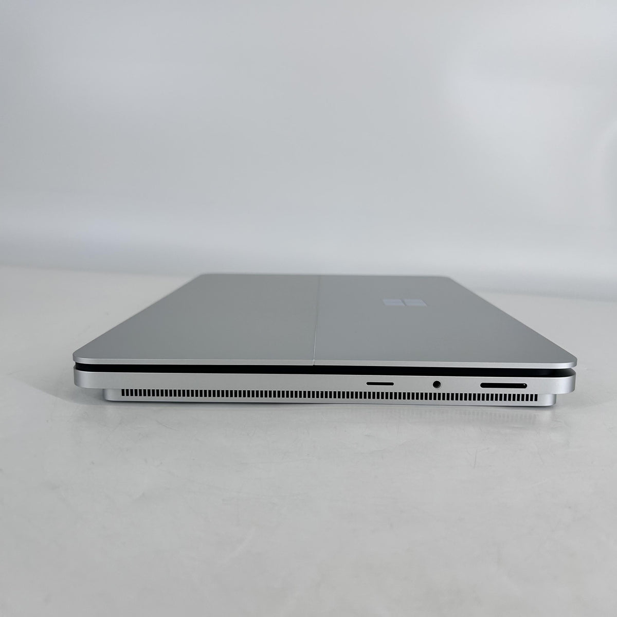 Microsoft Surface Laptop Studio 2 14.4 Silver 2.9 GHz Intel Core i7 13th Gen. 64GB RAM 2TB Solid State Drive NVIDIA GeForce RTX 4060 8 GB