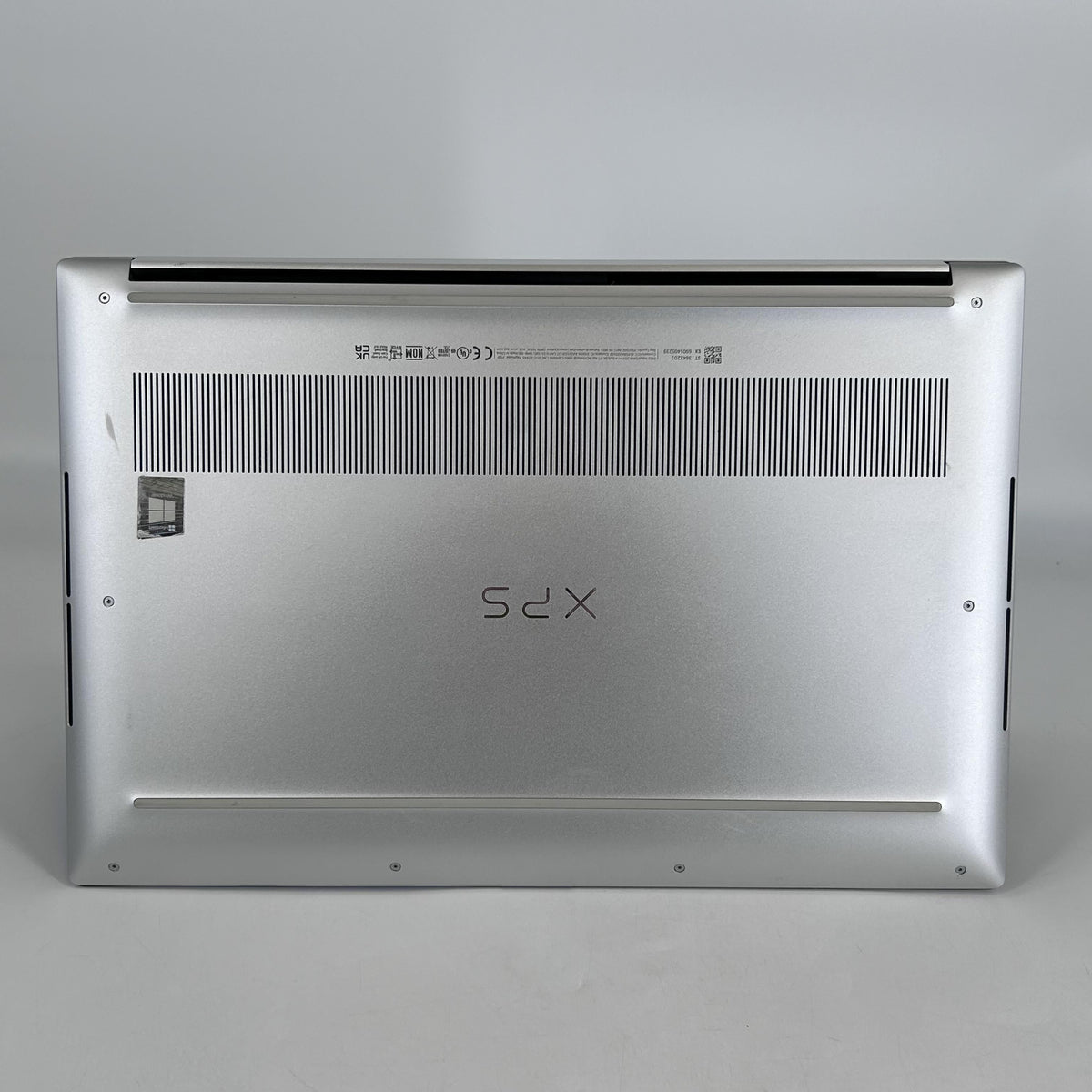 XPS 15 9510 Silver 2.3 GHz Intel Core i7 11th Gen. 16GB RAM 512GB Solid State Drive NVIDIA GeForce RTX 3050 Ti 4 GB
