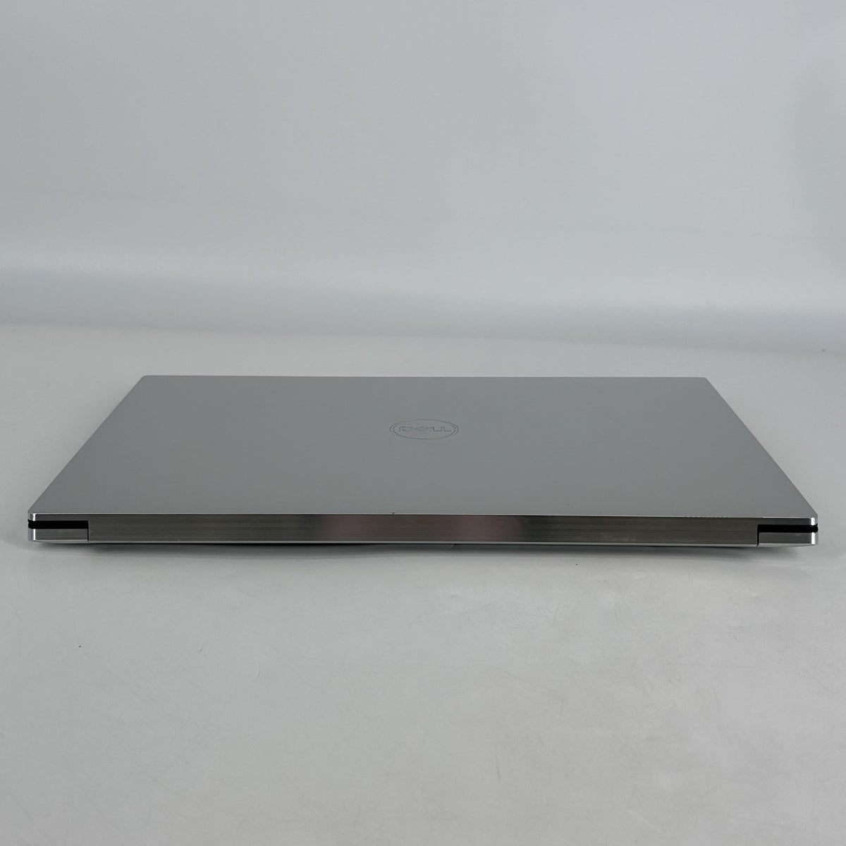 XPS 15 9510 Silver 2.3 GHz Intel Core i7 11th Gen. 16GB RAM 512GB Solid State Drive NVIDIA GeForce RTX 3050 Ti 4 GB
