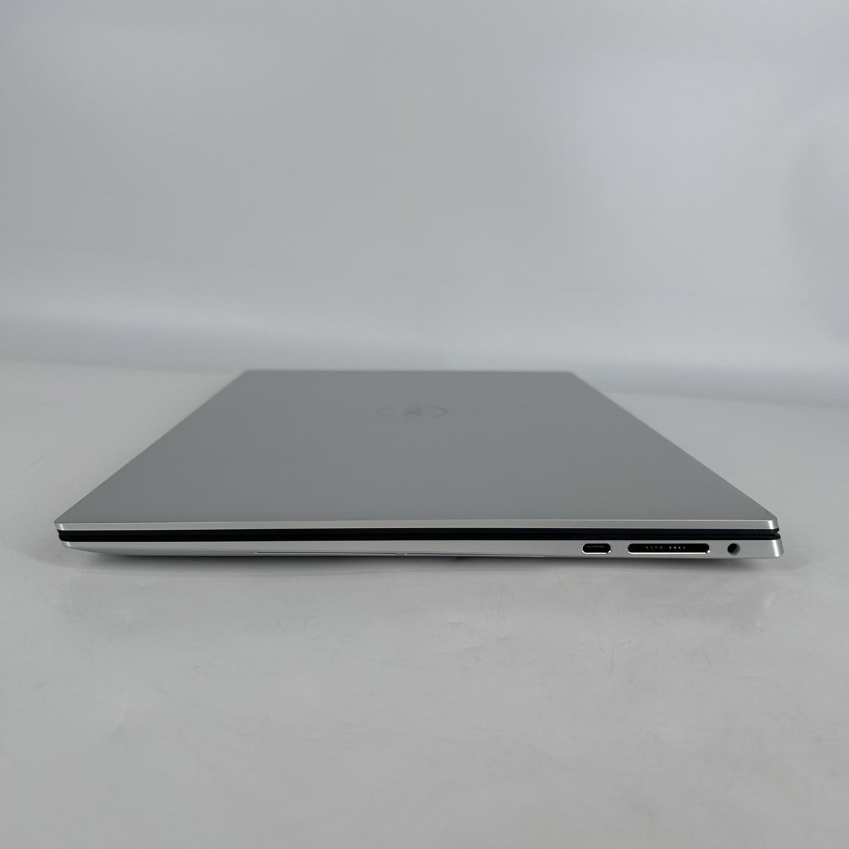 XPS 15 9510 Silver 2.3 GHz Intel Core i7 11th Gen. 16GB RAM 512GB Solid State Drive NVIDIA GeForce RTX 3050 Ti 4 GB