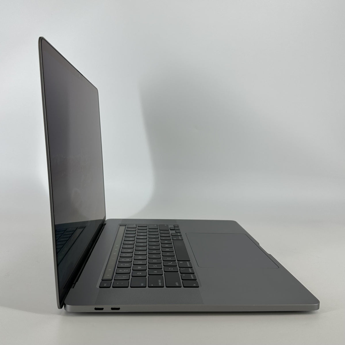 Apple MacBook Pro 16 Touch Bar 2019 Space Gray 2.4 GHz Intel Core i9 9th Gen. 32GB RAM 1TB Solid State Drive AMD Radeon Pro 5500M 8 GB