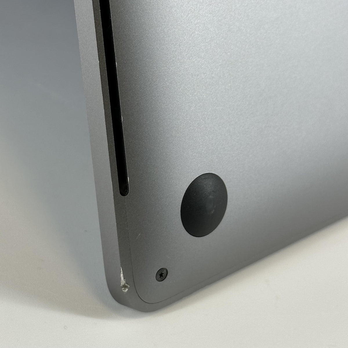 Apple MacBook Pro 16 Touch Bar 2019 Space Gray 2.4 GHz Intel Core i9 9th Gen. 32GB RAM 1TB Solid State Drive AMD Radeon Pro 5500M 8 GB