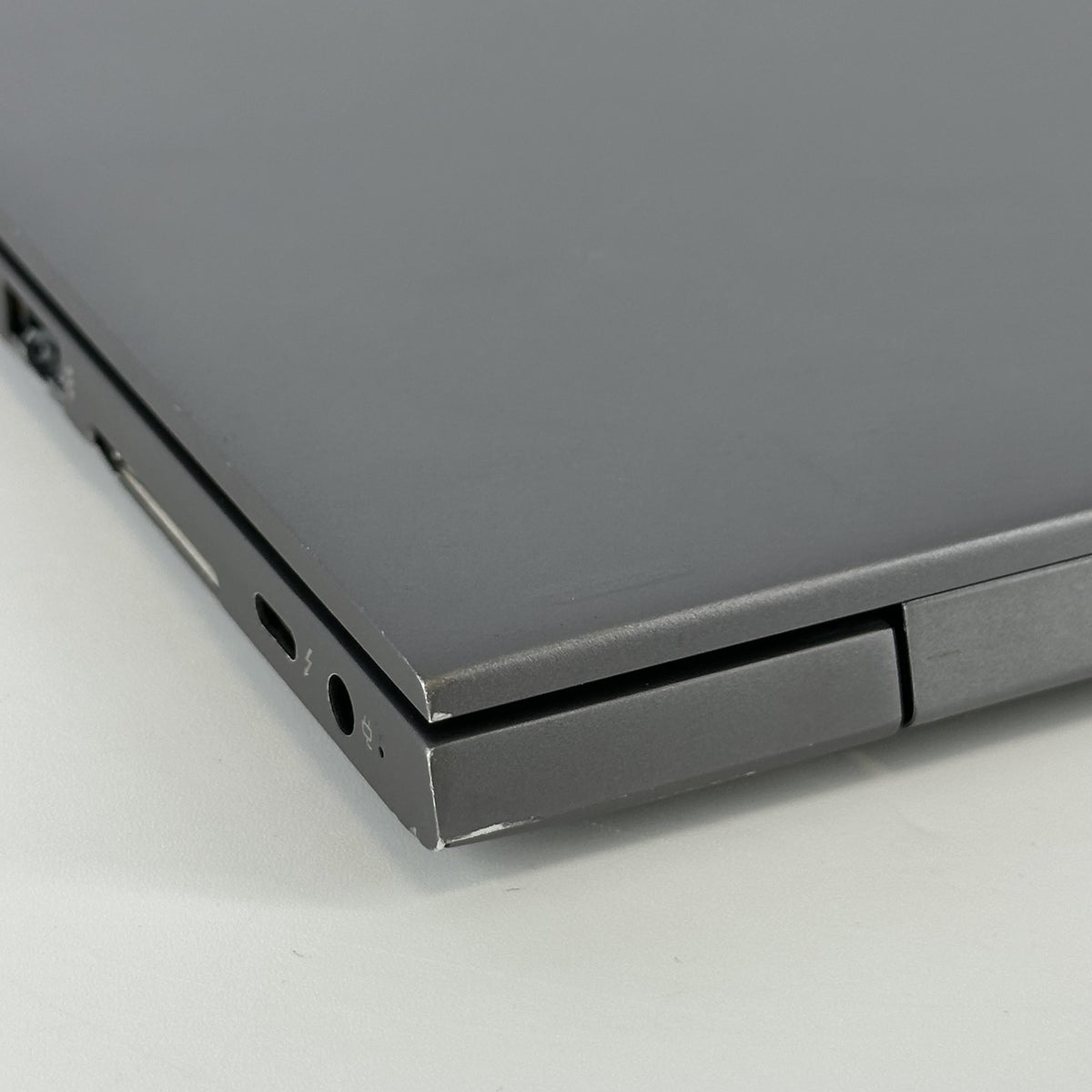 HP ZBook 15u G6 Gray 1.8 GHz Intel Core i7 8th Gen. 16GB RAM 512GB Solid State Drive AMD Radeon Pro WX3200 4 GB