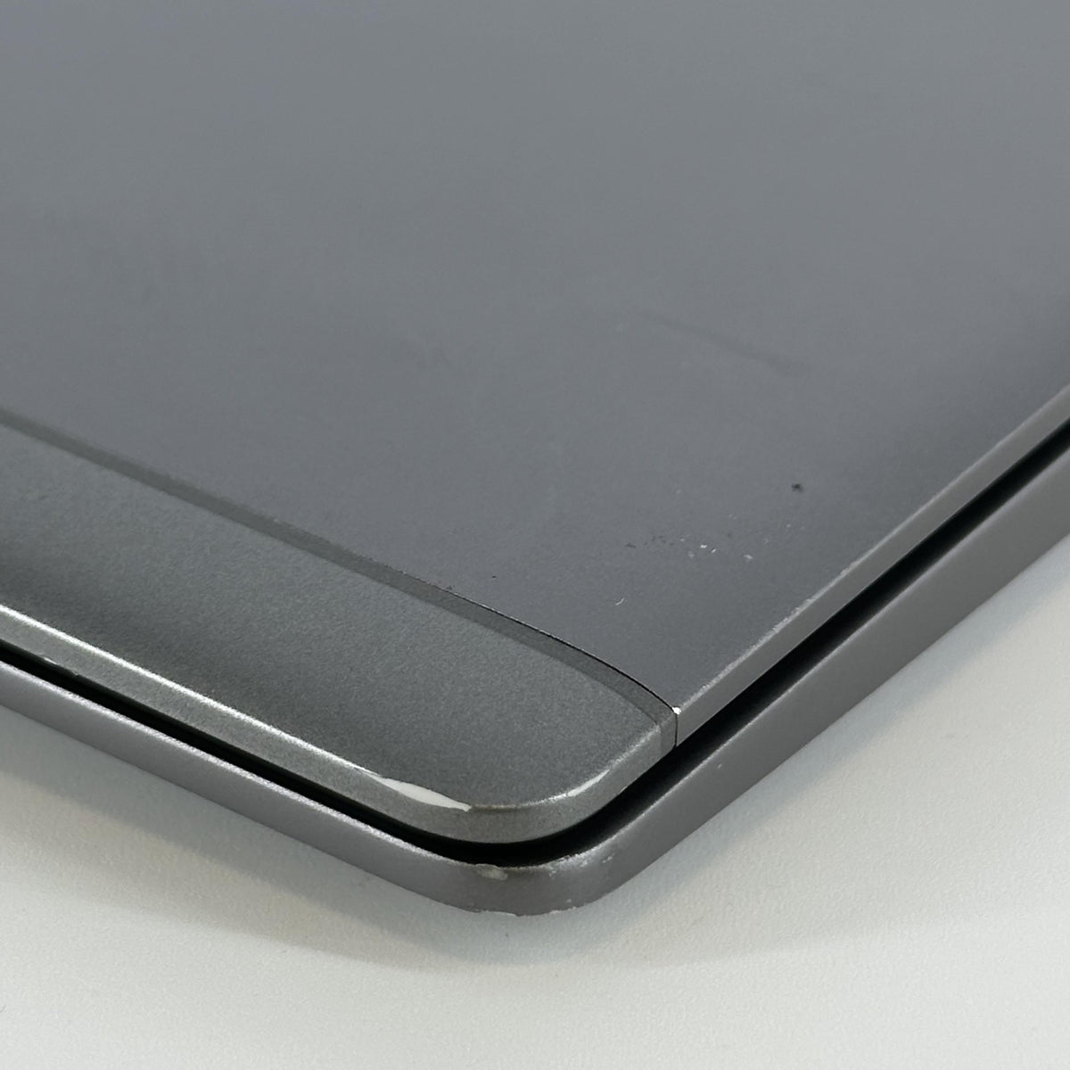 HP ZBook 15u G6 Gray 1.8 GHz Intel Core i7 8th Gen. 16GB RAM 512GB Solid State Drive AMD Radeon Pro WX3200 4 GB