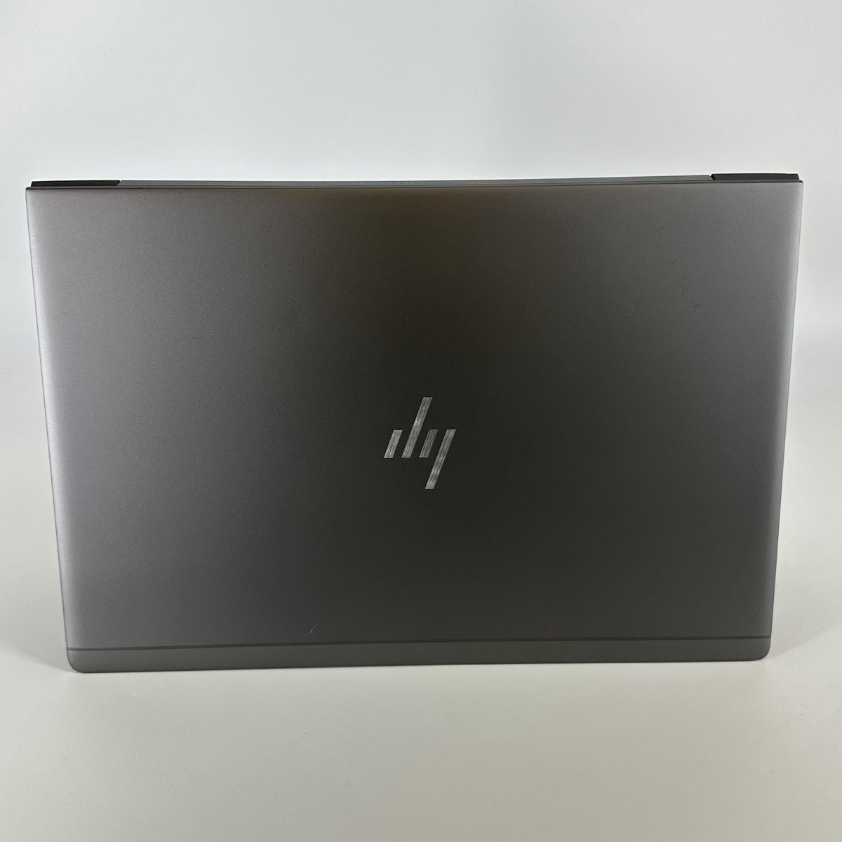 HP ZBook 15u G6 Gray 1.8 GHz Intel Core i7 8th Gen. 16GB RAM 512GB Solid State Drive AMD Radeon Pro WX3200 4 GB